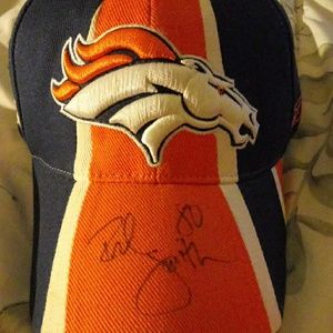 Sign Bronocs hat (new)
